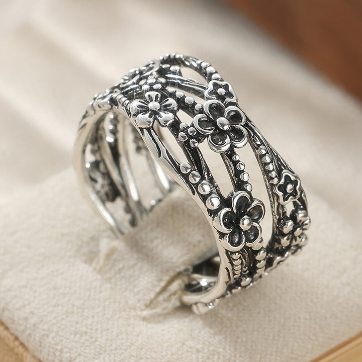 Vintage Carved Floral Branches And Leaf Twists Band Ring